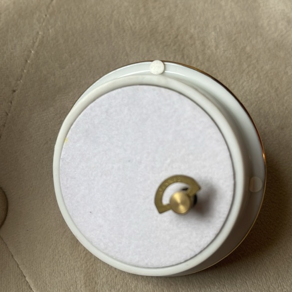 Ardleigh Elliott “Beauties of the Red Mansion”Music Box Collection - Picture 6 of 6